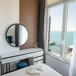 Maria's Seafront By Selectstay