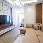 Maria's Seafront By Selectstay Apartment
