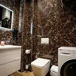 Maria's Seafront By Selectstay Apartment *