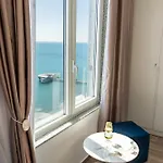 Maria's Seafront By Selectstay Durres