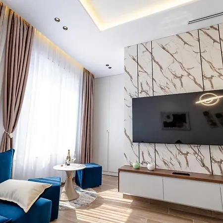 Maria's By Selectstay Durrës