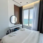 Apartment Maria's Seafront By Selectstay *