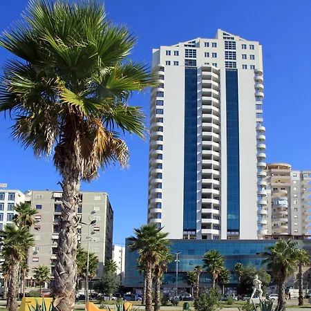 Maria's By Selectstay Apartment *