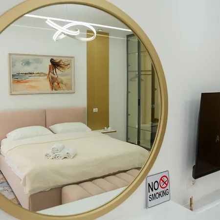 Maria's By Selectstay