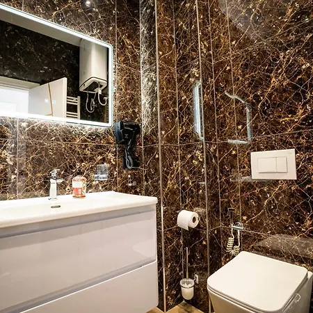 Maria's By Selectstay Apartment