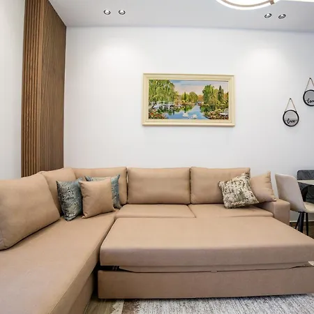 Maria's By Selectstay Apartment