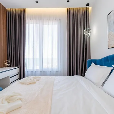 Maria's By Selectstay Durrës