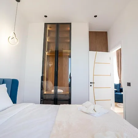 Maria's By Selectstay