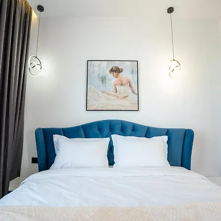 Maria's By Selectstay