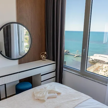 Maria's By Selectstay Apartment *