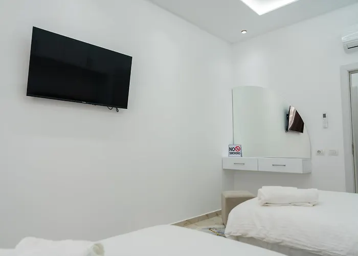 Maria's By Selectstay Durrës