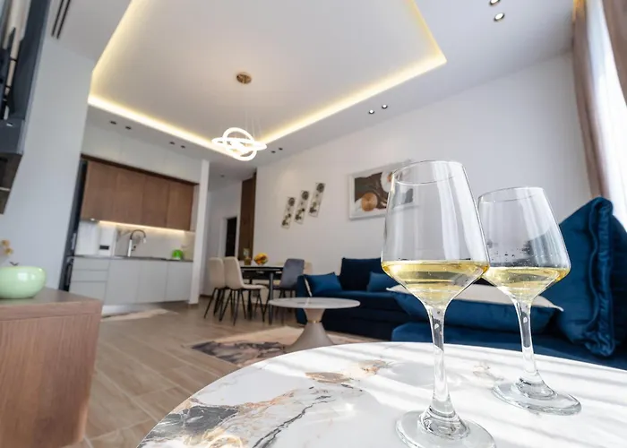 Maria's By Selectstay Appartamento Durrës