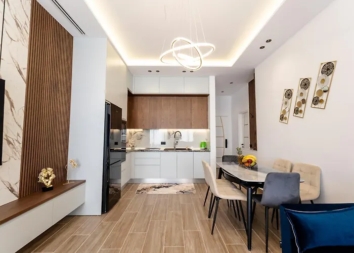 Maria's By Selectstay Appartamento Durrës