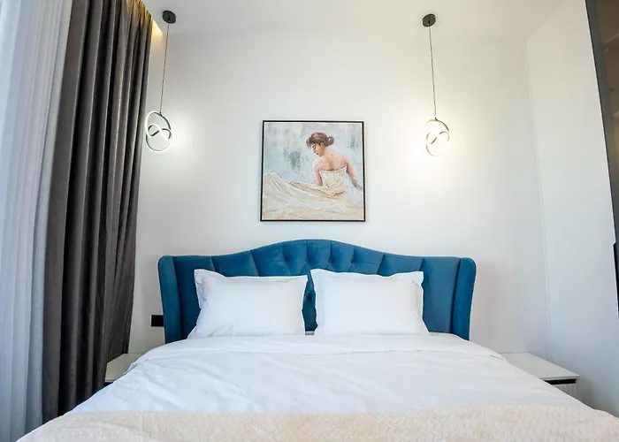 Maria's By Selectstay